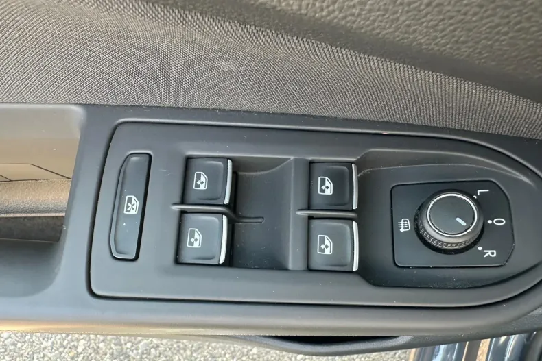 Volkswagen Golf din 2021 cu 40.281 km - oferta VOL129818 - foto 17