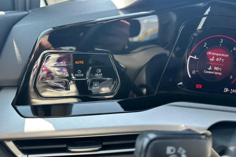 Volkswagen Golf din 2021 cu 40.281 km - oferta VOL129818 - foto 19