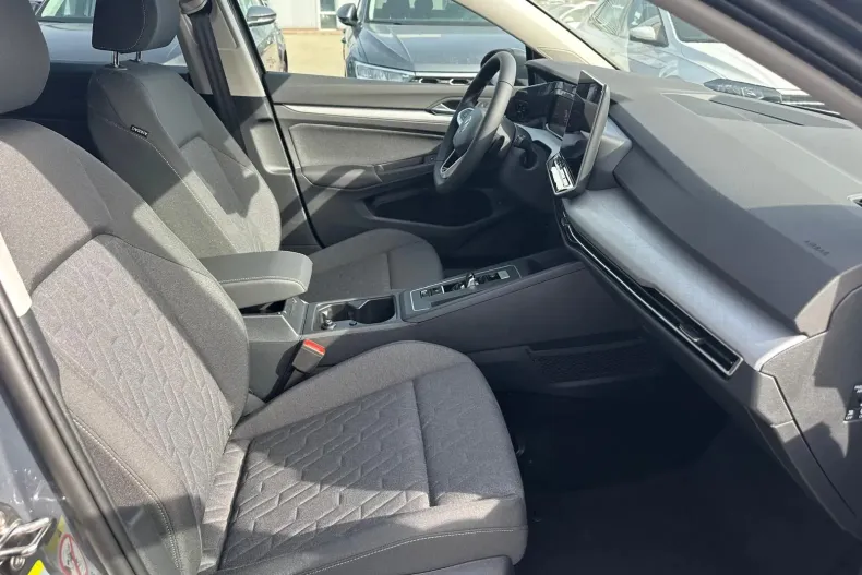 Volkswagen Golf din 2025 cu 1.500 km - oferta VOL129823 - foto 11