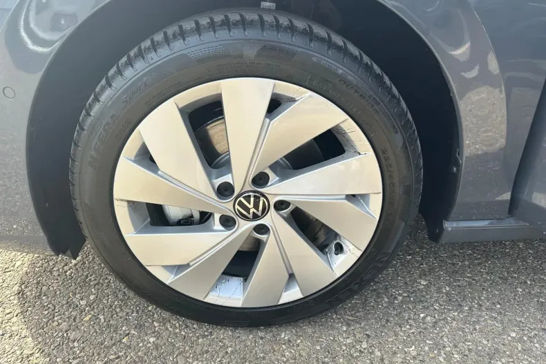 Volkswagen Golf din 2025 cu 1.500 km - oferta VOL129823 - foto 14