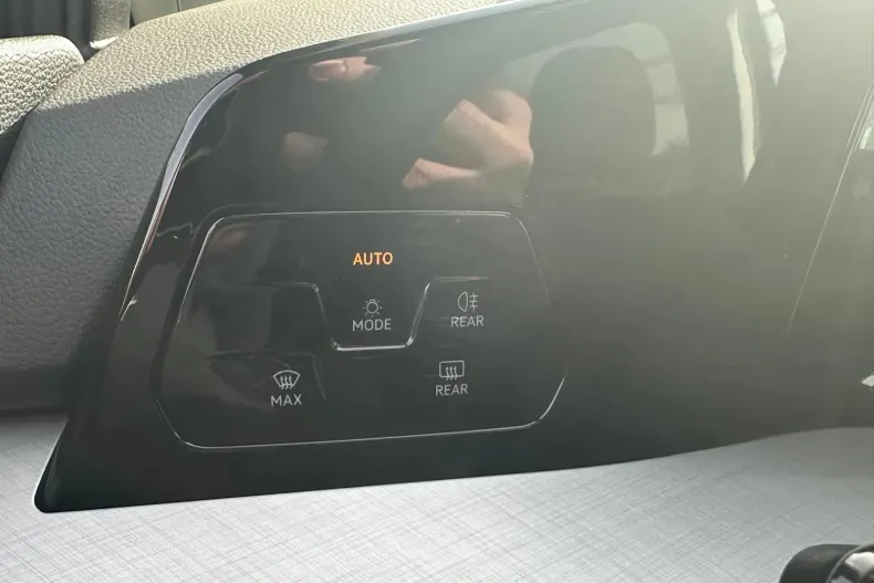 Volkswagen Golf din 2025 cu 1.500 km - oferta VOL129823 - foto 16