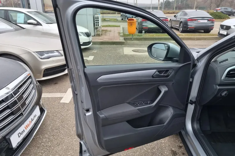 Volkswagen T-Roc din 2025 cu 100 km - oferta VOL129825 - foto 8