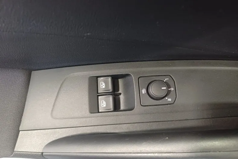 Skoda Fabia din 2023 cu 43.788 km - oferta SKO129832 - foto 9