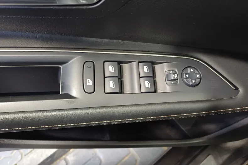 Peugeot 3008 din 2020 cu 75.346 km - oferta PEU129836 - foto 9