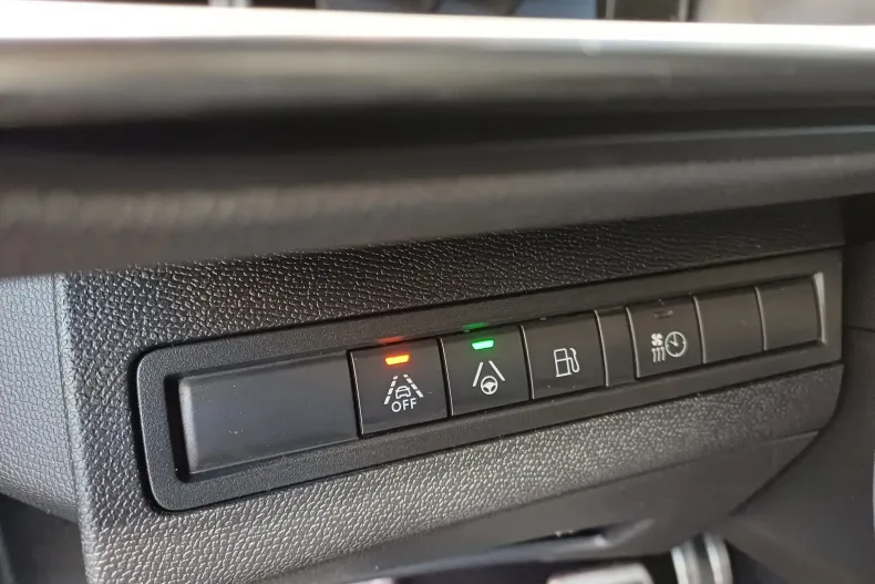 Peugeot 3008 din 2020 cu 75.346 km - oferta PEU129836 - foto 11