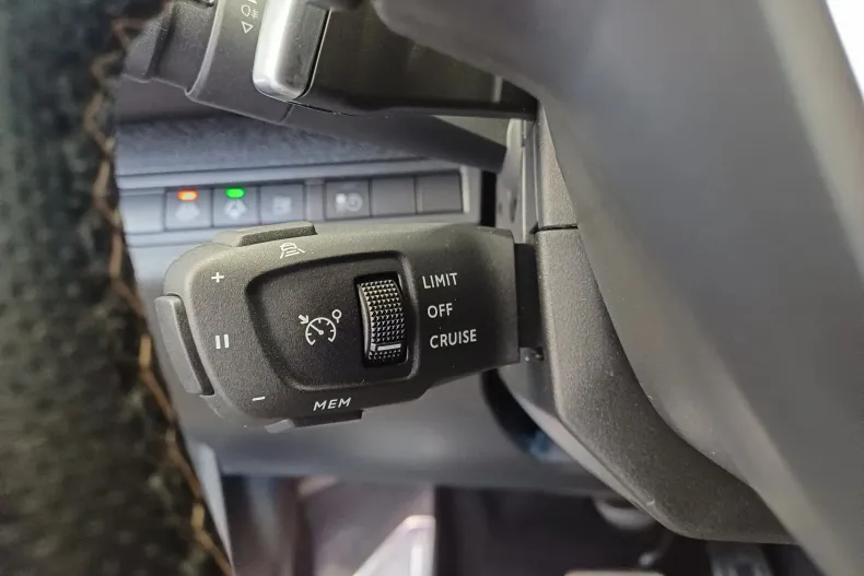 Peugeot 3008 din 2020 cu 75.346 km - oferta PEU129836 - foto 12