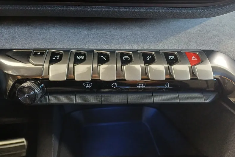 Peugeot 3008 din 2020 cu 75.346 km - oferta PEU129836 - foto 18