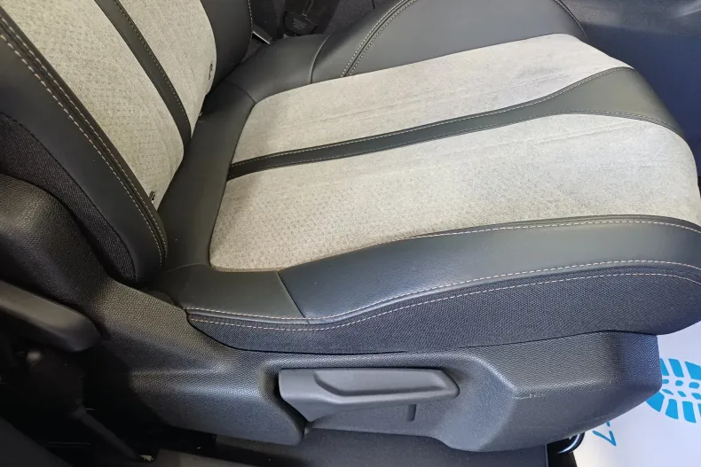 Peugeot 3008 din 2020 cu 75.346 km - oferta PEU129836 - foto 31