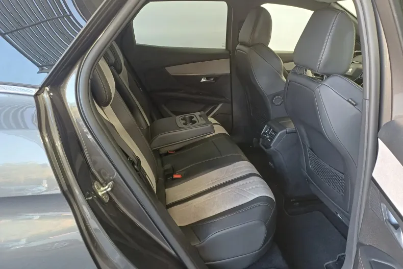 Peugeot 3008 din 2020 cu 75.346 km - oferta PEU129836 - foto 33