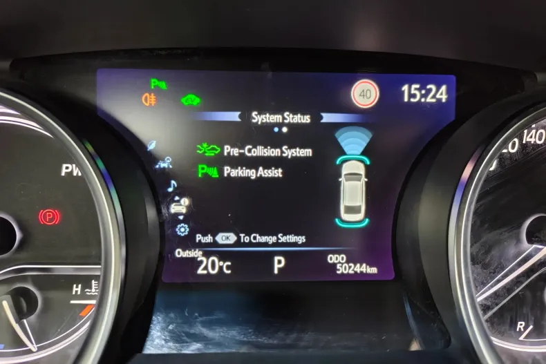 Toyota Camry din 2020 cu 50.244 km - oferta TOY129843 - foto 17