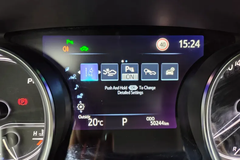 Toyota Camry din 2020 cu 50.244 km - oferta TOY129843 - foto 18