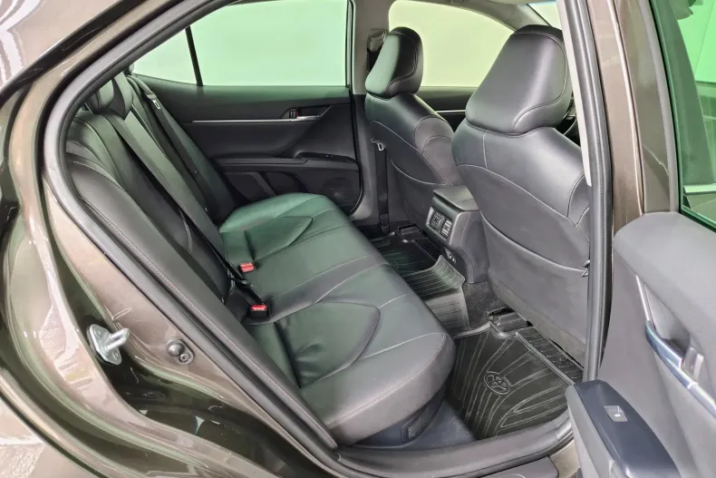 Toyota Camry din 2020 cu 50.244 km - oferta TOY129843 - foto 26