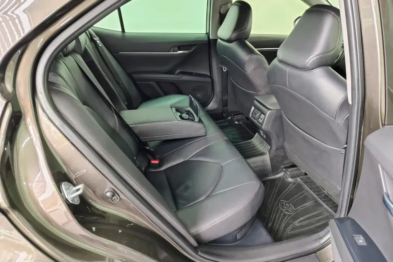 Toyota Camry din 2020 cu 50.244 km - oferta TOY129843 - foto 27