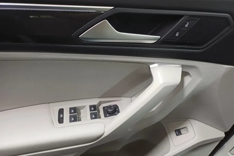 Volkswagen Tiguan din 2021 cu 66.191 km - oferta VOL129849 - foto 9