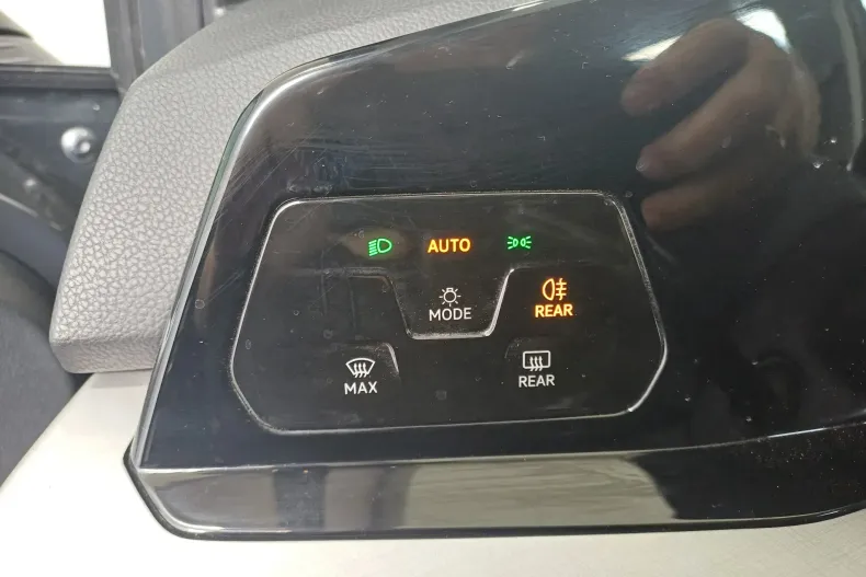 Volkswagen Golf din 2021 cu 104.184 km - oferta VOL129863 - foto 11