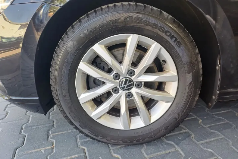 Volkswagen Passat din 2021 cu 99.170 km - oferta VOL129869 - foto 4