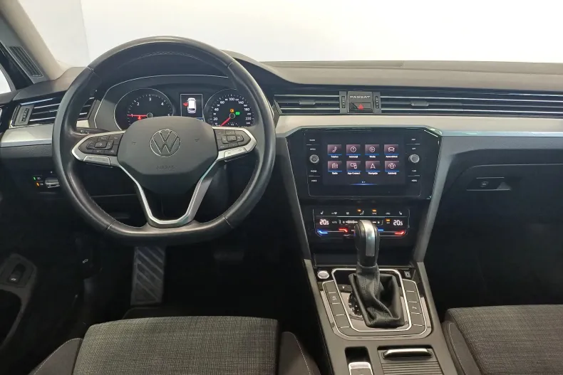 Volkswagen Passat din 2021 cu 99.170 km - oferta VOL129869 - foto 8