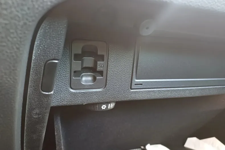 Volkswagen Passat din 2021 cu 99.170 km - oferta VOL129869 - foto 31