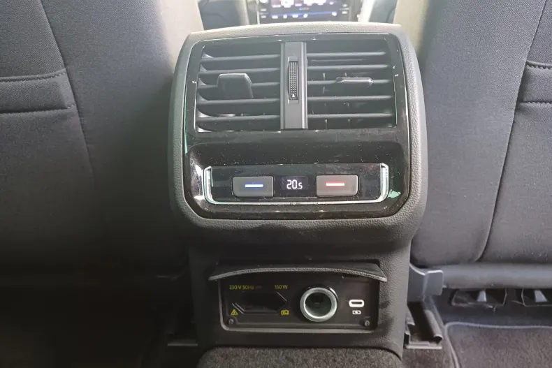 Volkswagen Passat din 2021 cu 99.170 km - oferta VOL129869 - foto 35