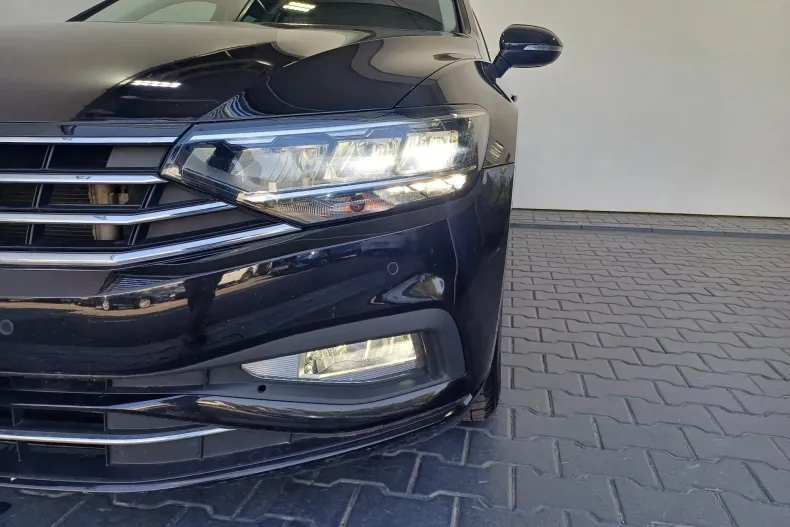 Volkswagen Passat din 2021 cu 99.170 km - oferta VOL129869 - foto 40