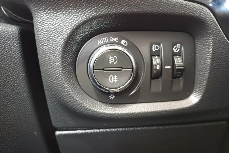 Opel Corsa din 2023 cu 77.488 km - oferta OPE129873 - foto 15