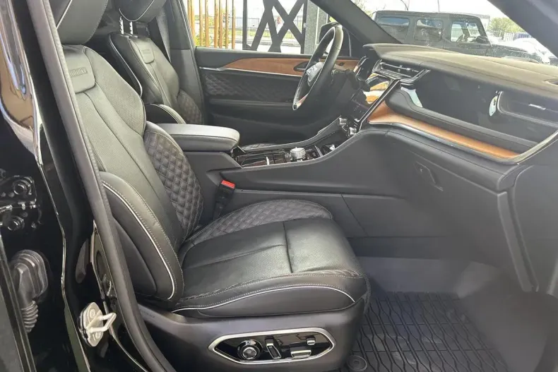 Jeep Grand Cherokee din 2024 cu 31.888 km - oferta JEE129882 - foto 13