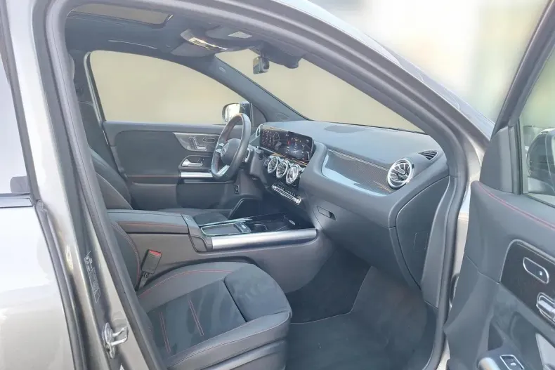 Mercedes-Benz GLA din 2024 cu 26.255 km - oferta MER129907 - foto 13