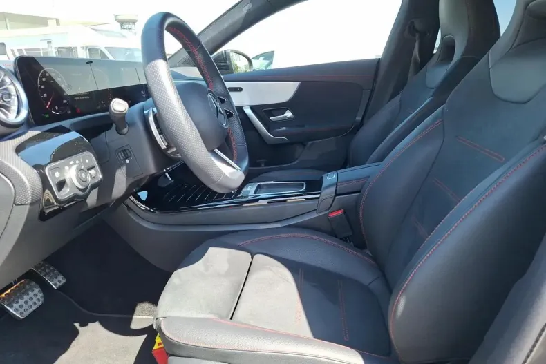 Mercedes-Benz CLA din 2024 cu 13.224 km - oferta MER129915 - foto 14