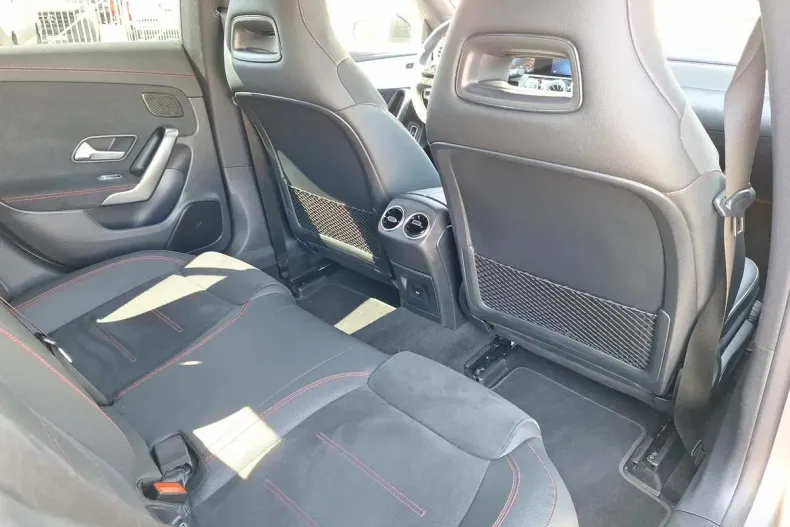 Mercedes-Benz CLA din 2024 cu 13.224 km - oferta MER129915 - foto 15