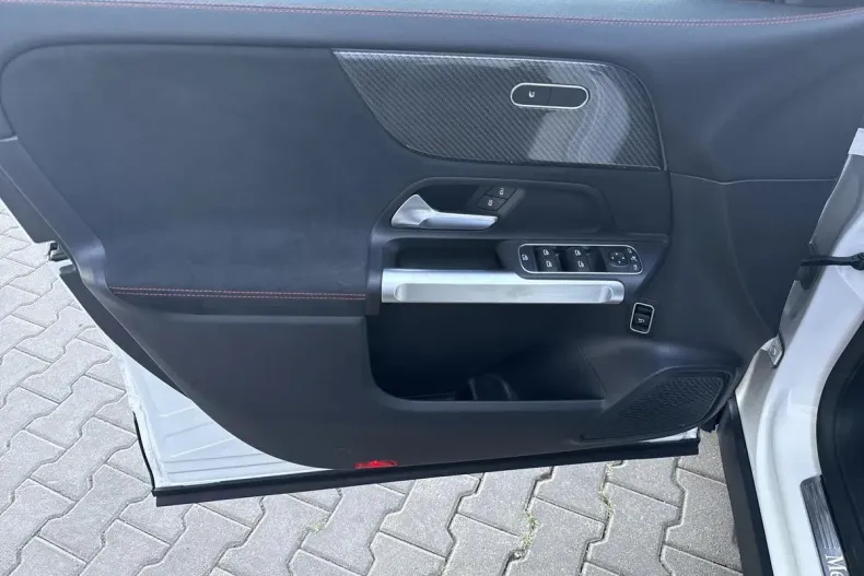 Mercedes-Benz GLB din 2022 cu 39.592 km - oferta MER129918 - foto 12