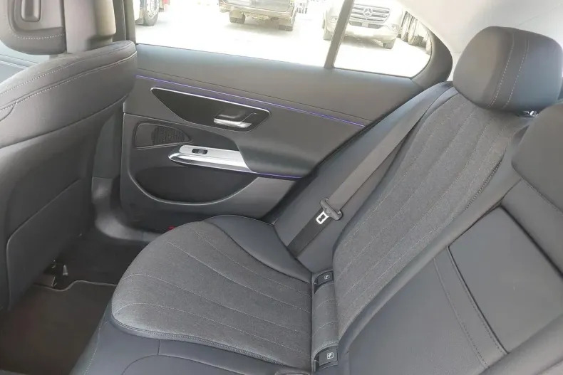 Mercedes-Benz E din 2024 cu 39.996 km - oferta MER129943 - foto 12