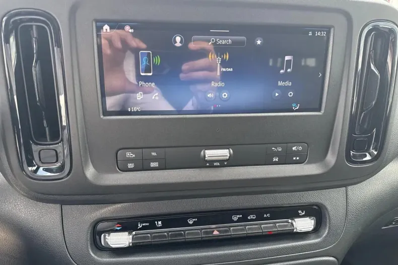 Mercedes-Benz Vito din 2024 cu 22.387 km - oferta MER129944 - foto 18