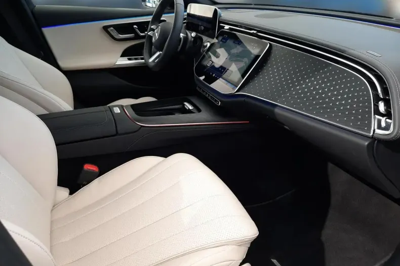 Mercedes-Benz E din 2024 cu 4.008 km - oferta MER129962 - foto 12