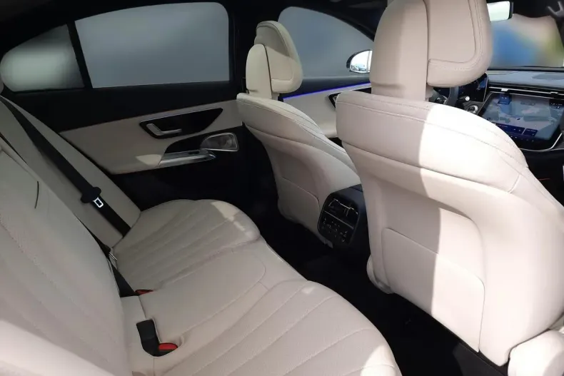 Mercedes-Benz E din 2024 cu 4.008 km - oferta MER129962 - foto 14