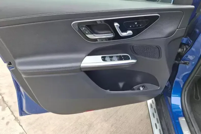 Mercedes-Benz GLC din 2023 cu 26.716 km - oferta MER129977 - foto 17