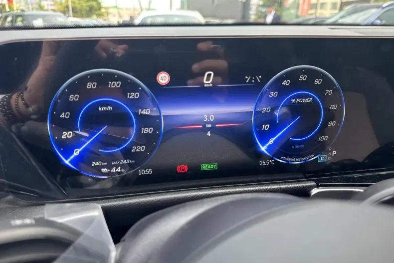 Mercedes-Benz EQB din 2025 cu 6.000 km - oferta MER129983 - foto 10