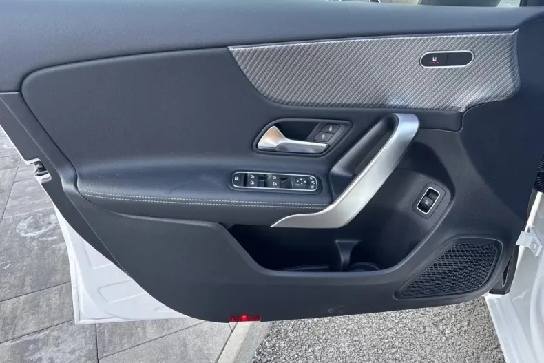 Mercedes-Benz A din 2024 cu 6.000 km - oferta MER129984 - foto 14