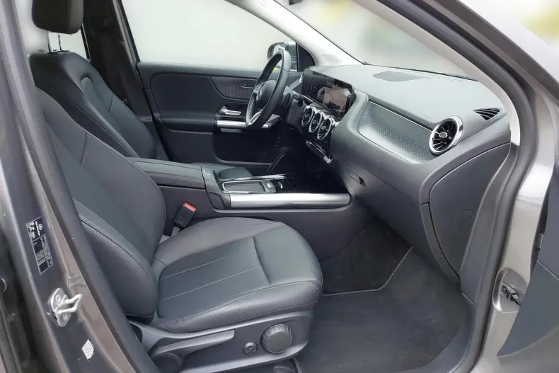 Mercedes-Benz GLA din 2024 cu 45.308 km - oferta MER129987 - foto 12