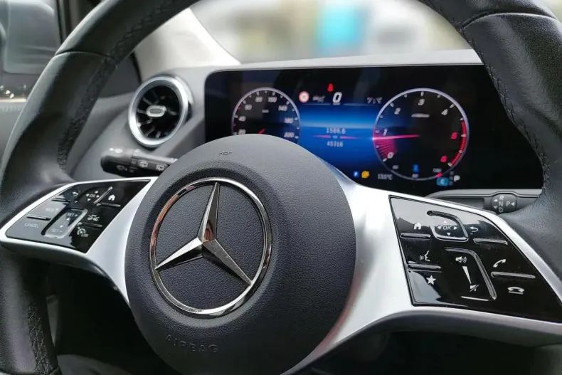 Mercedes-Benz GLA din 2024 cu 45.308 km - oferta MER129987 - foto 18