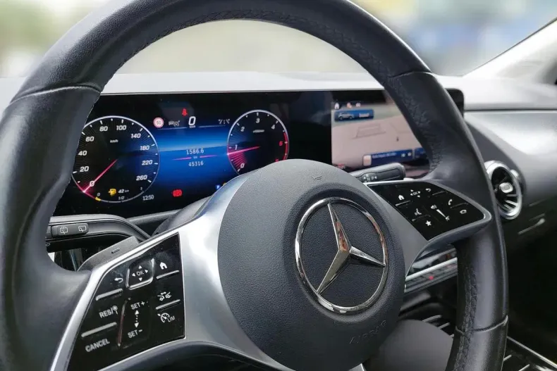 Mercedes-Benz GLA din 2024 cu 45.308 km - oferta MER129987 - foto 19