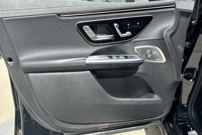 Mercedes-Benz EQE din 2024 cu 5 km - oferta MER129993 - foto 12