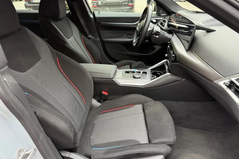 BMW i4 din 2024 cu 12.000 km - oferta BMW129995 - foto 6