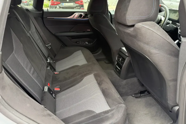 BMW i4 din 2024 cu 12.000 km - oferta BMW129995 - foto 9