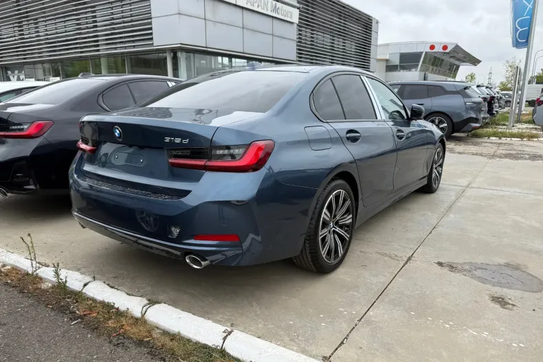 BMW Seria 3 din 2025 cu 0 km - oferta BMW130000 - foto 3