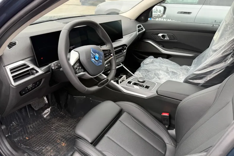 BMW Seria 3 din 2025 cu 0 km - oferta BMW130000 - foto 5