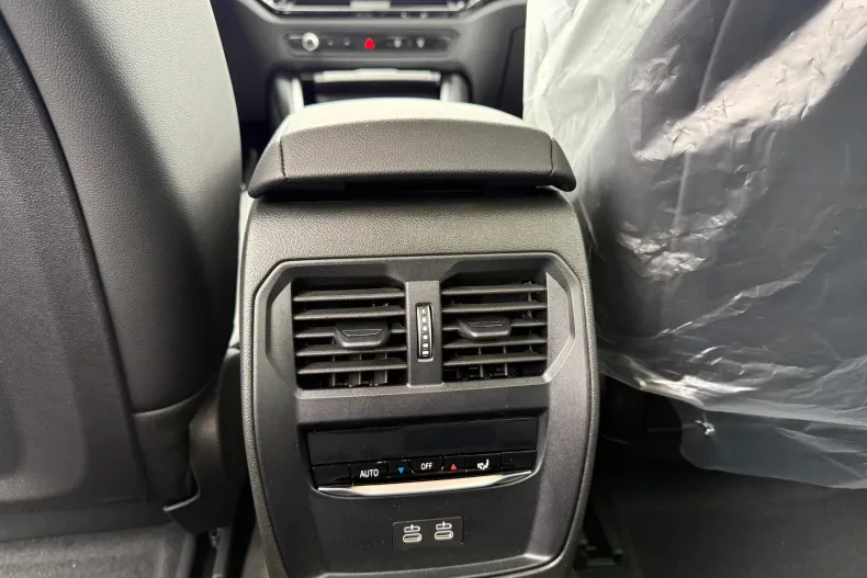 BMW Seria 3 din 2025 cu 0 km - oferta BMW130000 - foto 11