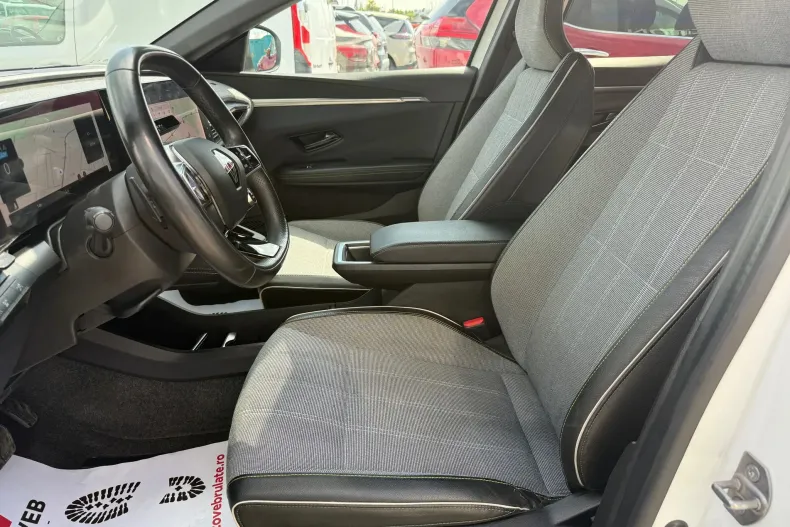 Renault Megane din 2023 cu 63.754 km - oferta REN130032 - foto 8