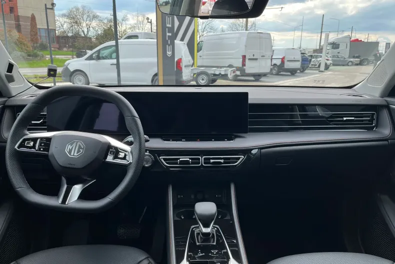 MG HS din 2024 cu 7 km - oferta MG0130033 - foto 7