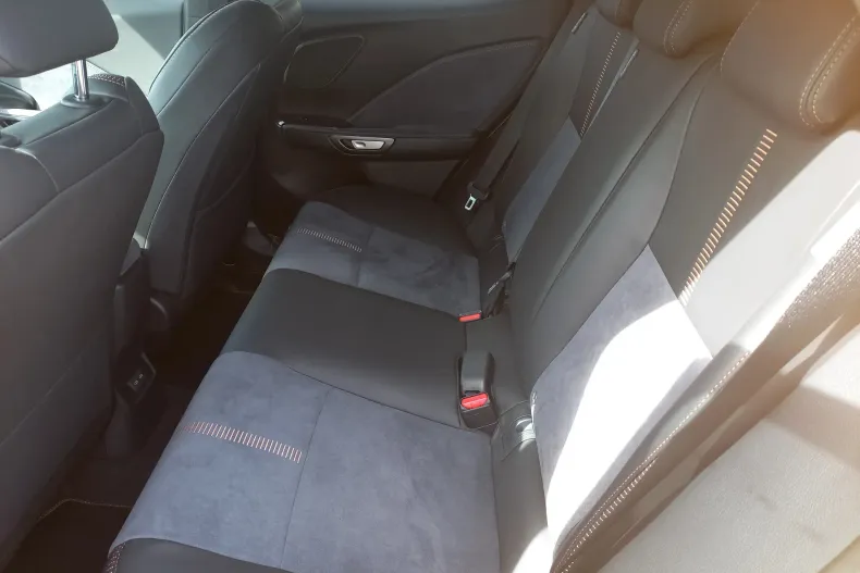 Lexus LBX din 2025 cu 2.980 km - oferta LEX130070 - foto 9