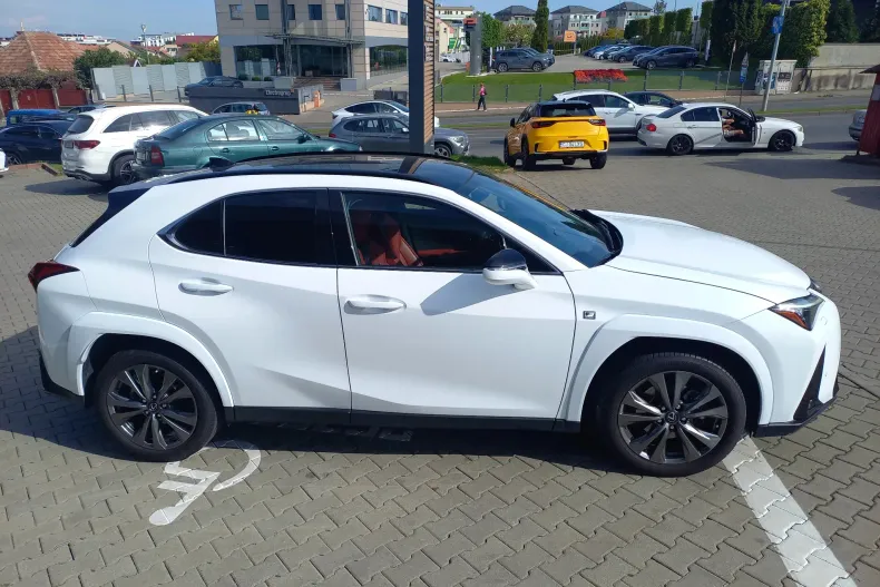 Lexus UX din 2022 cu 22.020 km - oferta LEX130072 - foto 5